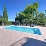 Comfort And Relaxation And Swimming Pool Διαμέρισμα *