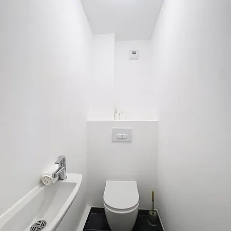 Comfort And Relaxation And Swimming Pool * ניס